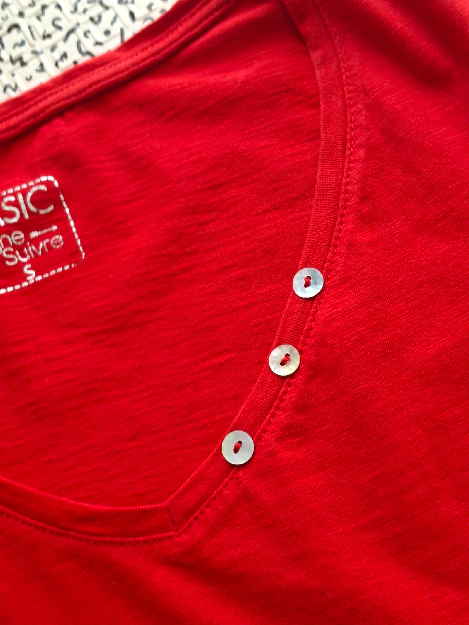Camiseta roja Basic Ligne à Suivre Mujer S 100% Algodón Cuello en V Botones – photo 7